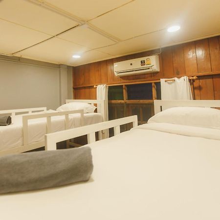 Agga Cnx Hostel Csiangmaj Kültér fotó