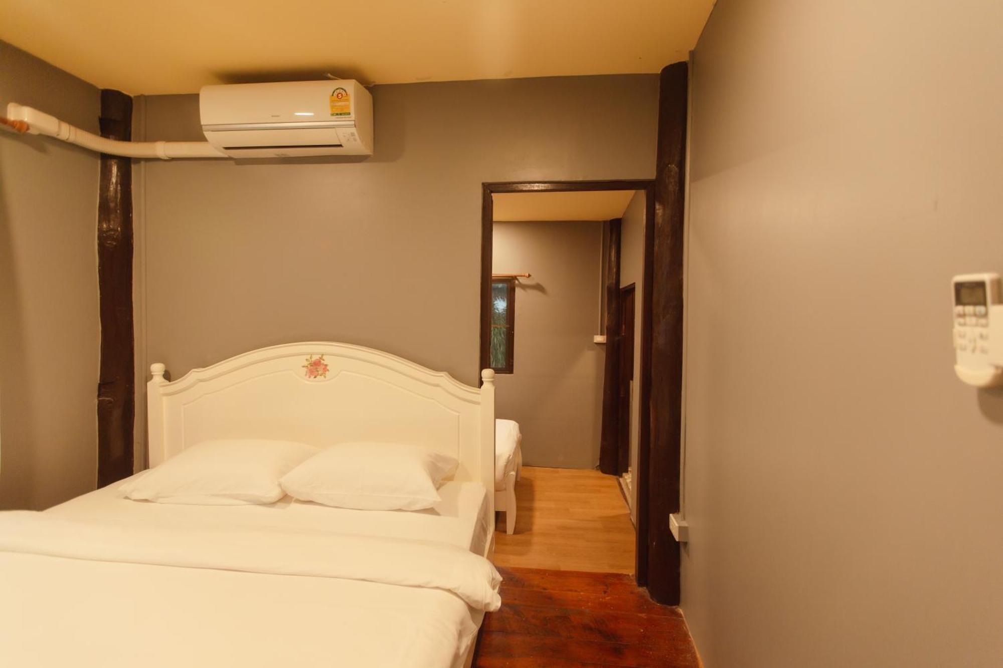 Agga Cnx Hostel Csiangmaj Kültér fotó