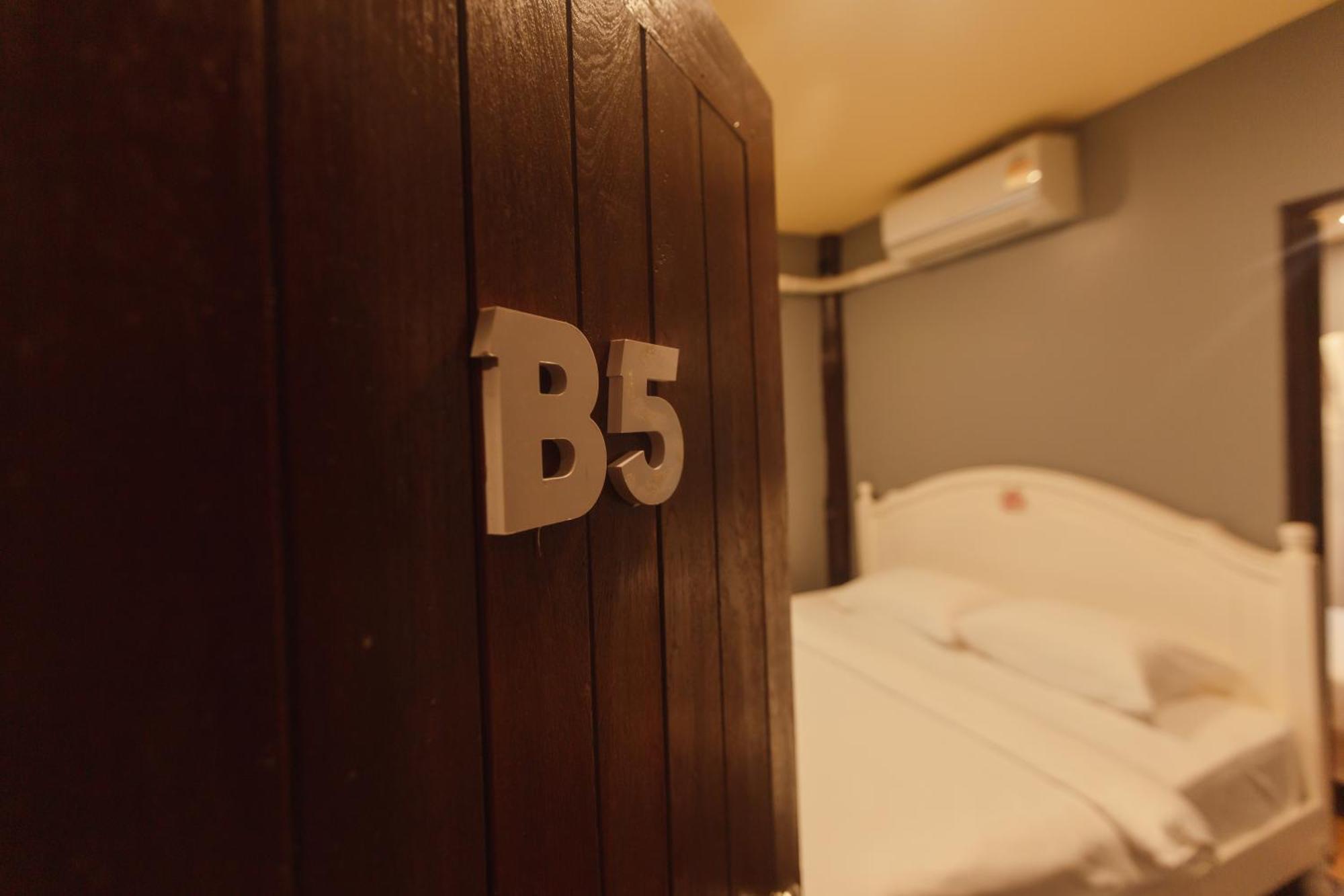 Agga Cnx Hostel Csiangmaj Kültér fotó
