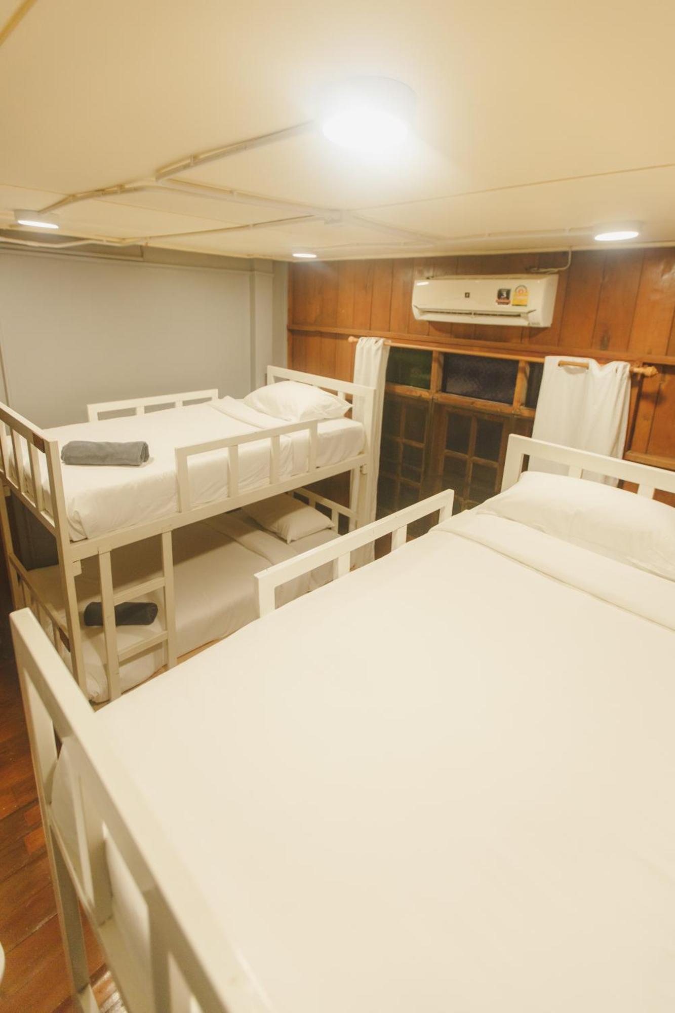 Agga Cnx Hostel Csiangmaj Kültér fotó