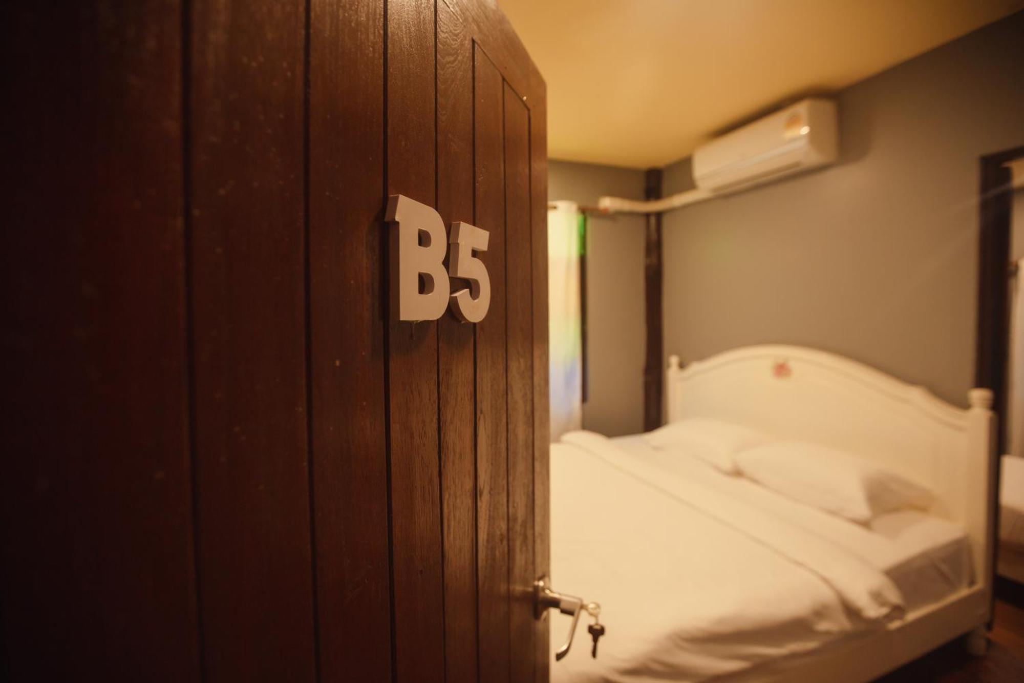 Agga Cnx Hostel Csiangmaj Kültér fotó