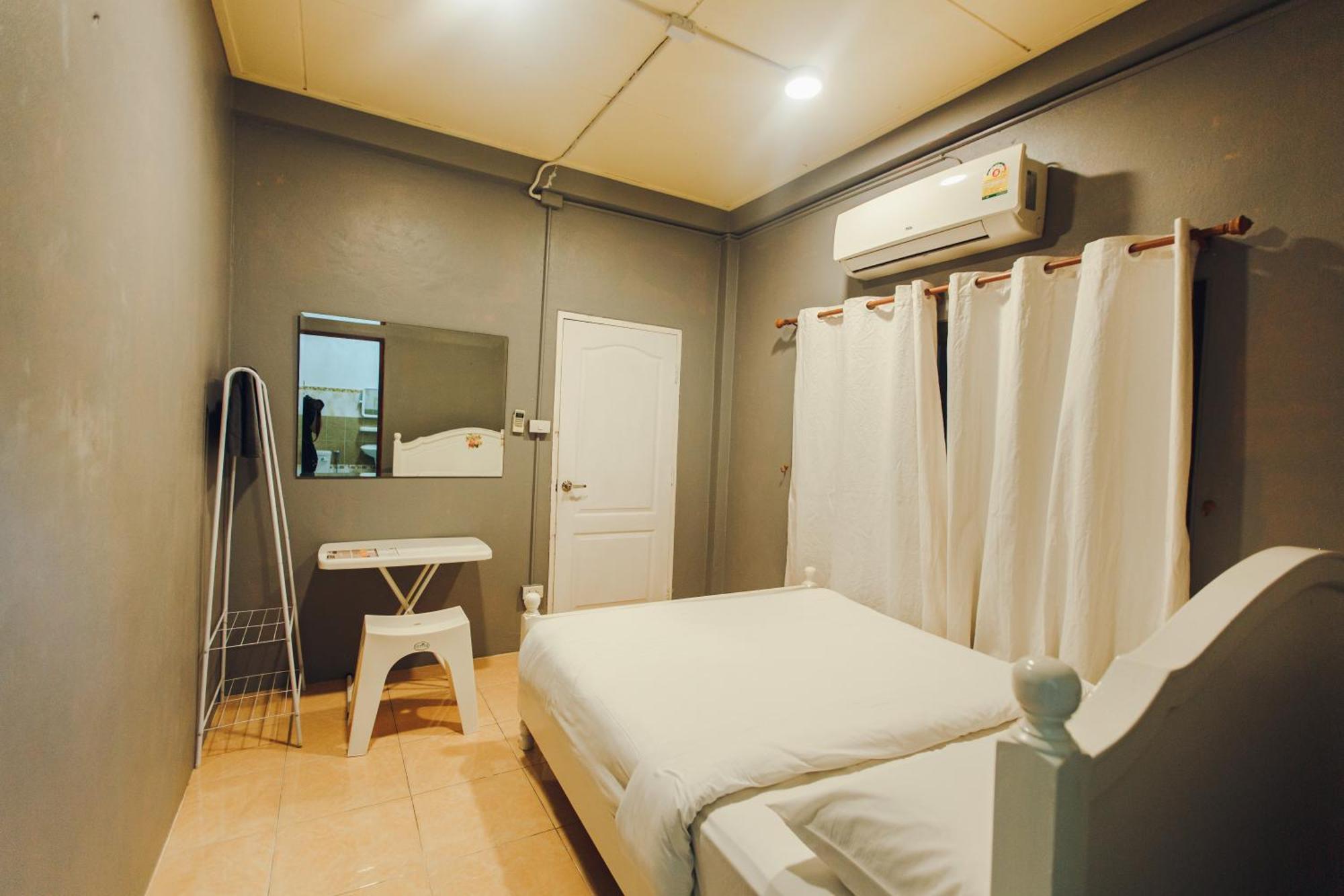 Agga Cnx Hostel Csiangmaj Kültér fotó