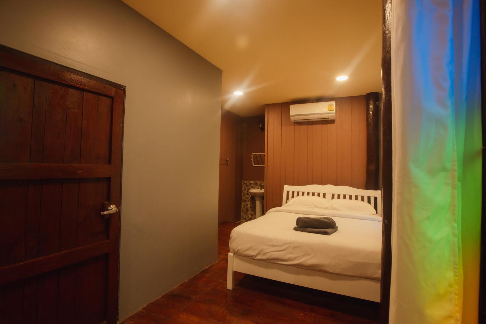 Agga Cnx Hostel Csiangmaj Kültér fotó